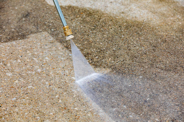 Best Playground Equipment Cleaning  in Saltillo, MS